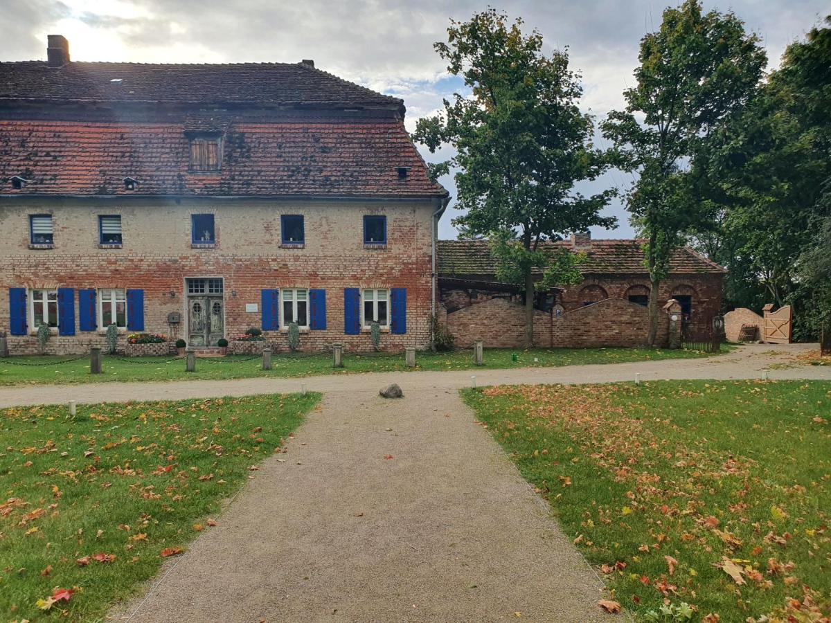 Gesindehaus Am Schloss Kummerower See Kummerow  Exterior foto